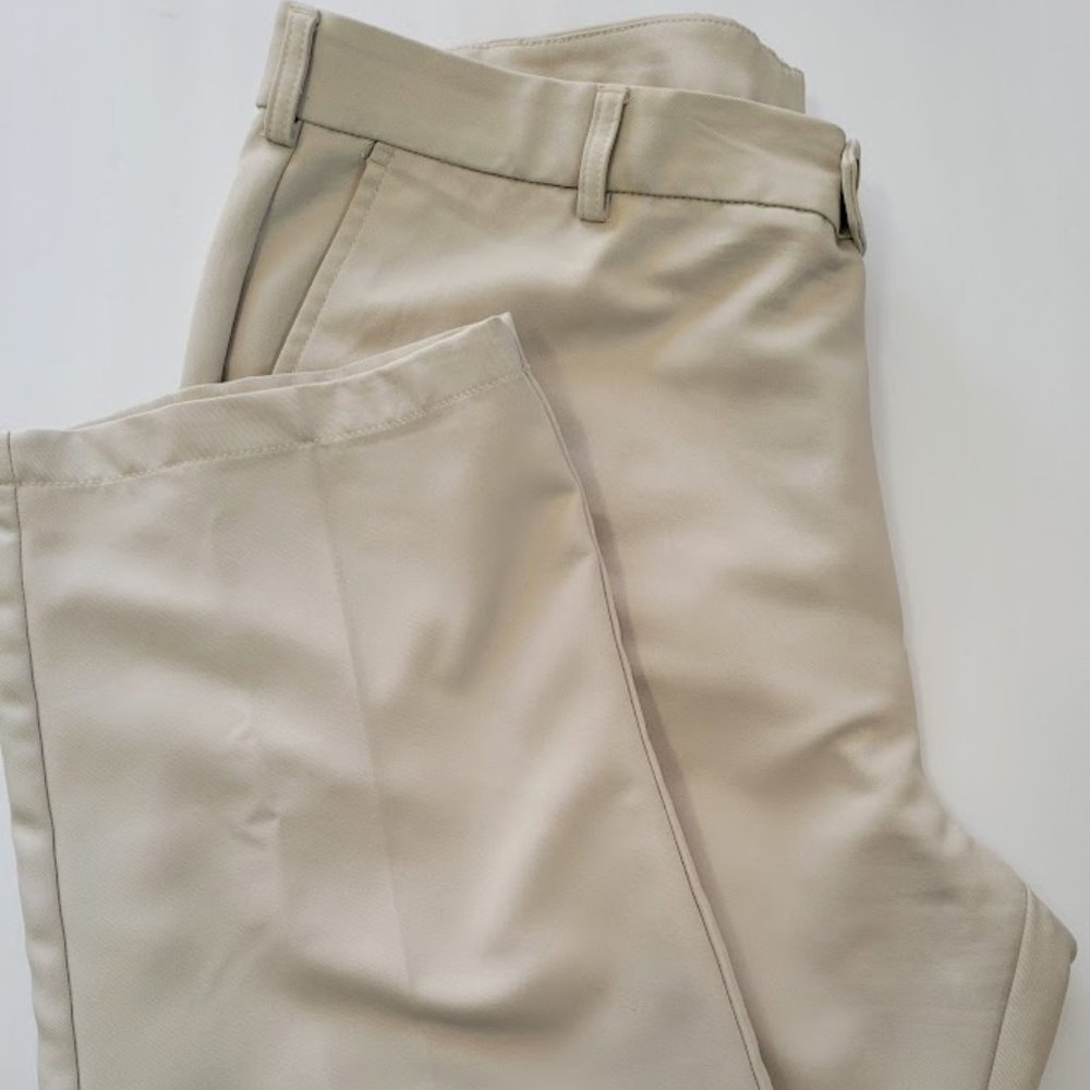 IZOD Golf Classic tan men's chinos Size‎ 40/30